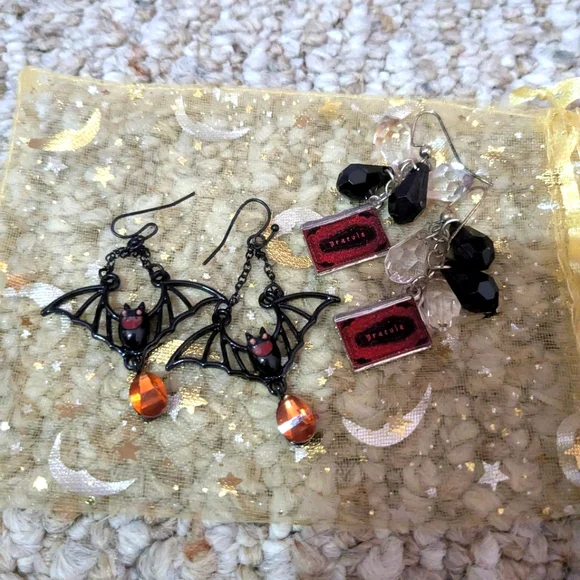 dracula earring bundle - Picture 1 of 3